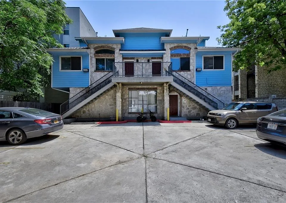 2606 Salado St #401
