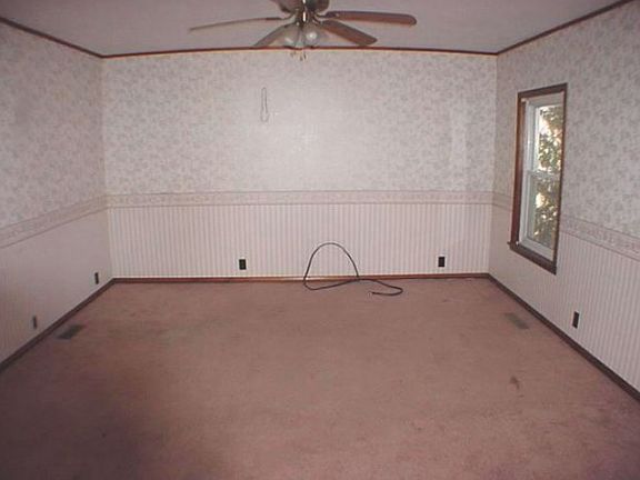3rd image of 505 W Collins St