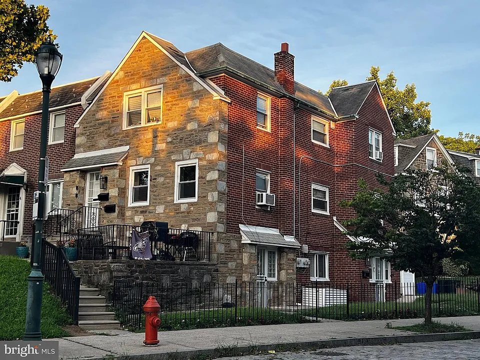 2 E McPherson St #1
