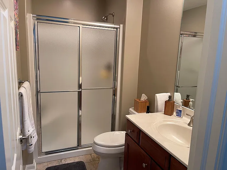 402 Georgetowne Ct — Photo 6