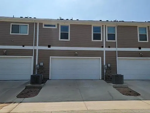 3304 Becker Dr — Photo 10