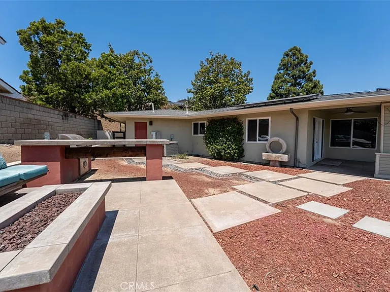 23932 Flores Ave — Photo 28