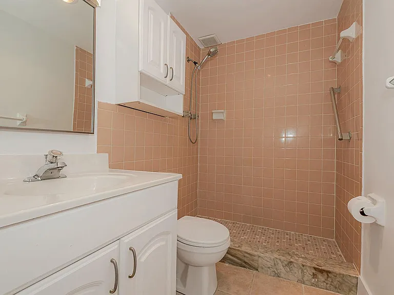 1333 E Hallandale Beach Blvd #101 — Photo 25