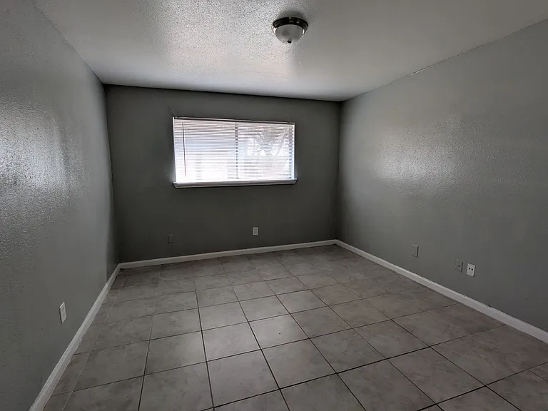 3737 Hillcroft Apartments — Photo 58