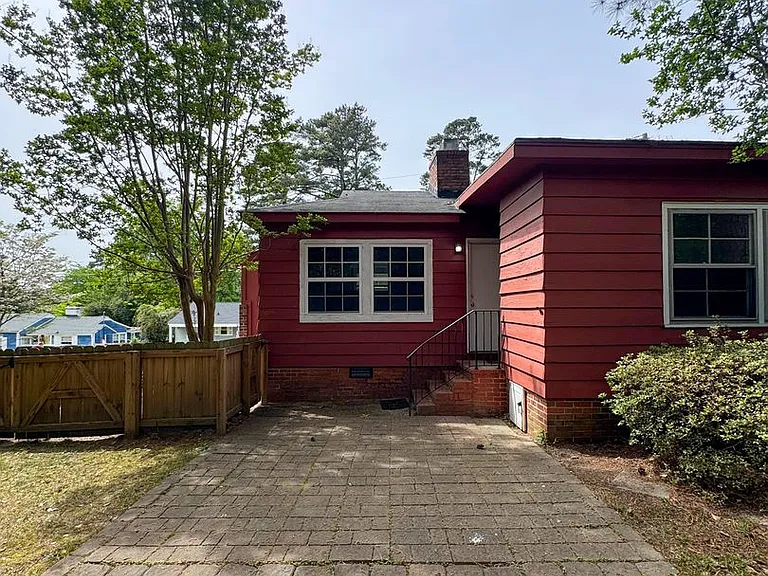 318 Fairwood Ct — Photo 24