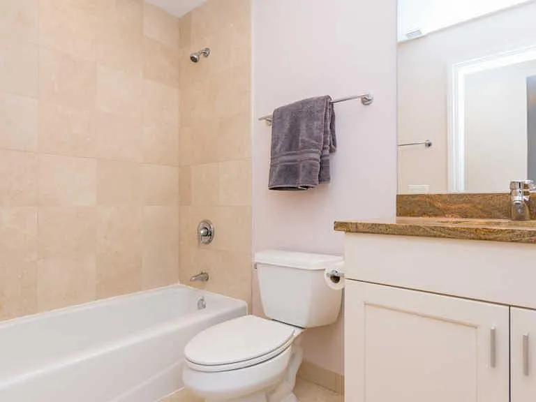 4113 N Southport Ave — Photo 33