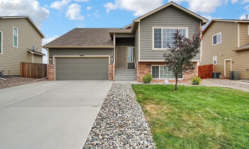 Lovingly maintained home in Woodmen Hills!