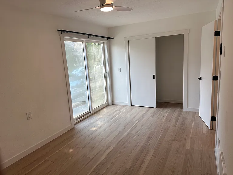 8540 SE 19th Ave — Photo 11