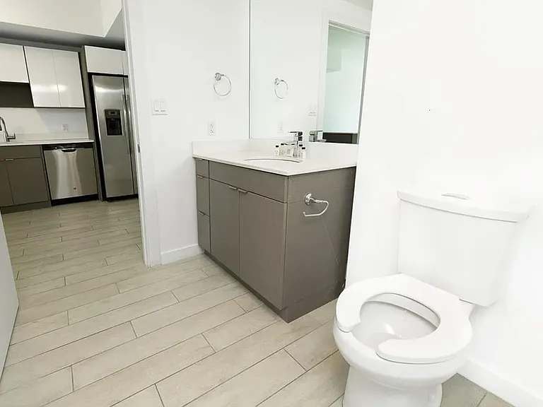 321 NE 26th St #616 — Photo 4