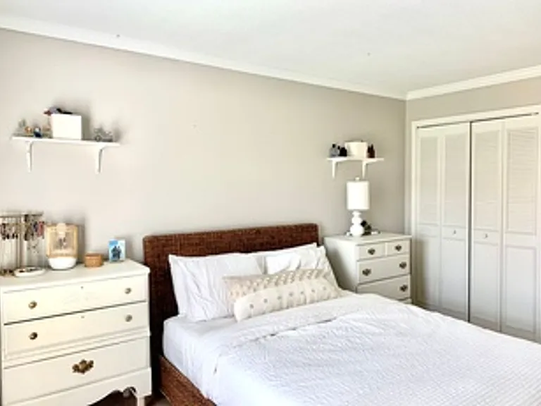 Plaza La Belle Apartments — Photo 19