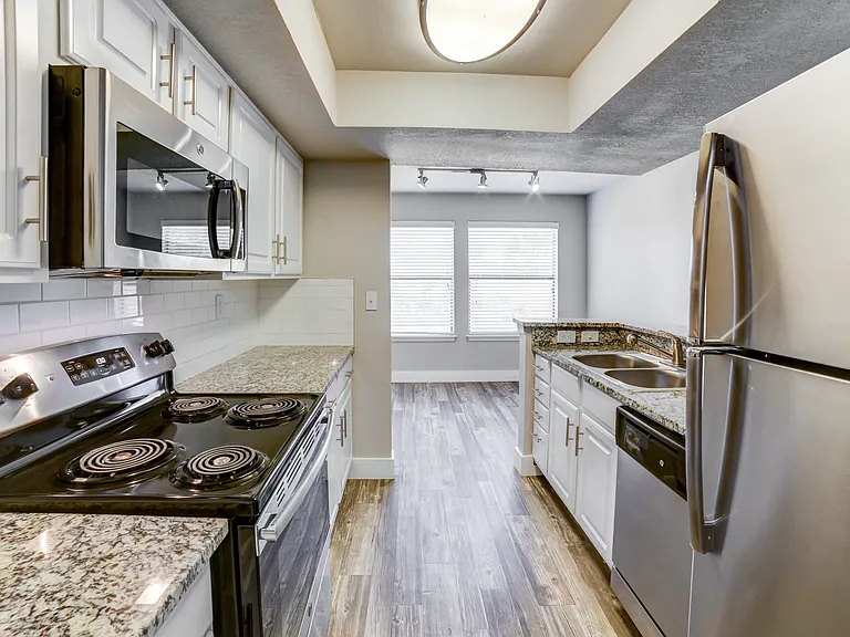 Waterside Apartments Tulsa — Photo 15