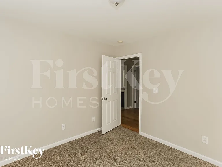1018 Austin Ave — Photo 10