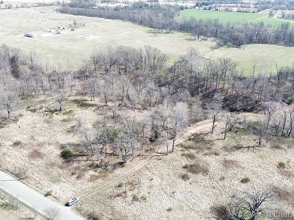 1st image of 1 E 390th Rd