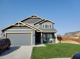 909 Columbus Ave, Moxee, WA 98936