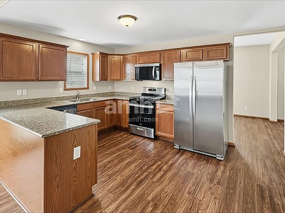3rd image of 6715 Legacy Pointe Ct