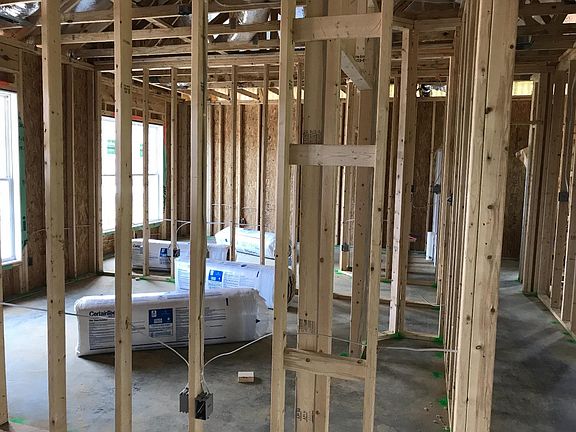 5th image of 452 Hastings Ln