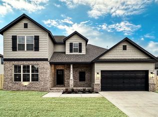 113 Dobson St, Pea Ridge, AR 72751