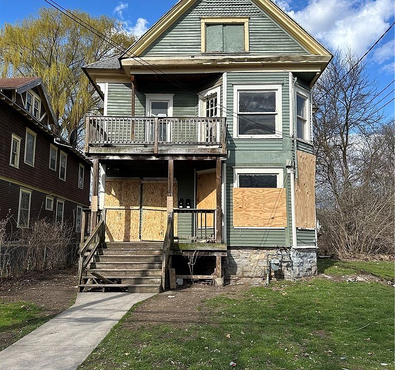 1st image of 222 Rich St