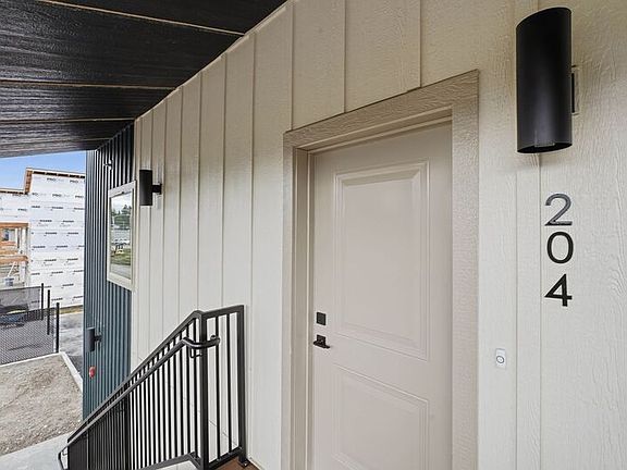 2nd image of 1816 N 15th St #204