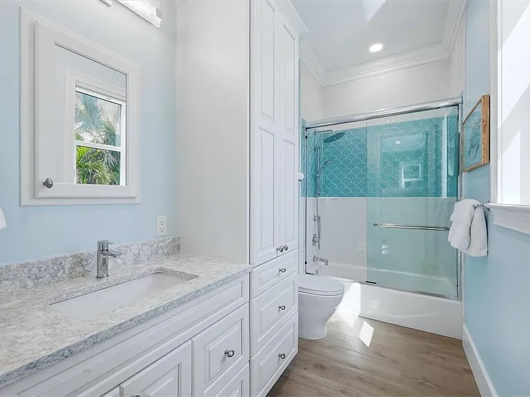 113 Aqua Ln — Photo 43