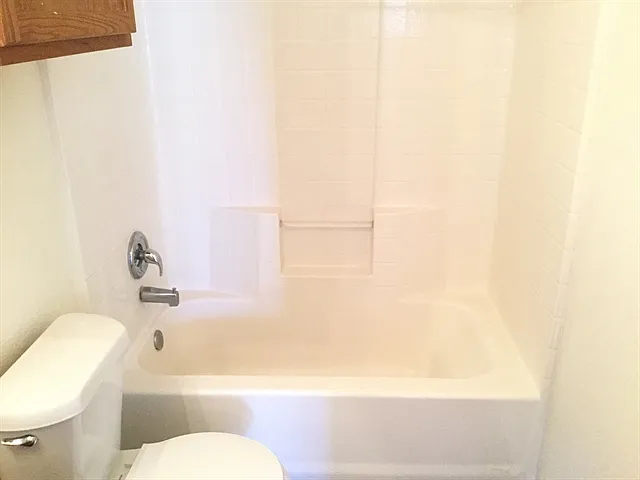 1004 Ashland Ct — Photo 14