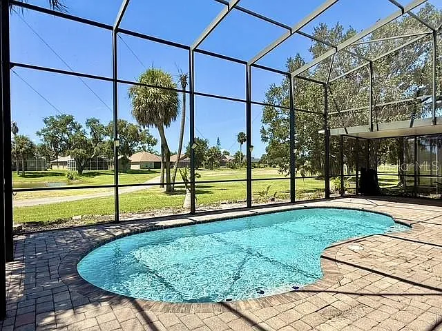 2300 The Oaks Blvd — Photo 49