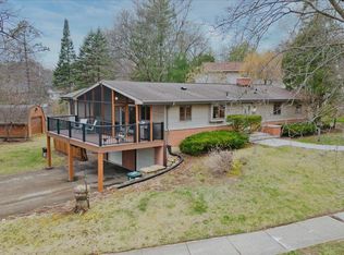 6005 Greentree Rd, Madison, WI 53711