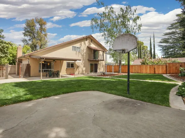 1122 W Turner Rd, Lodi, CA 95242