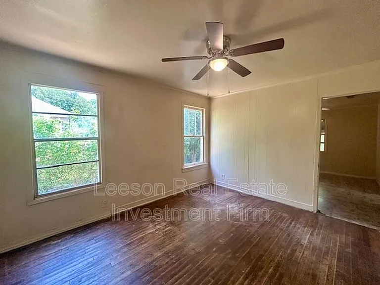 2551 Claiborne Ave — Photo 8