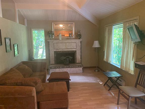 2nd image of 108 Lake Dr #2