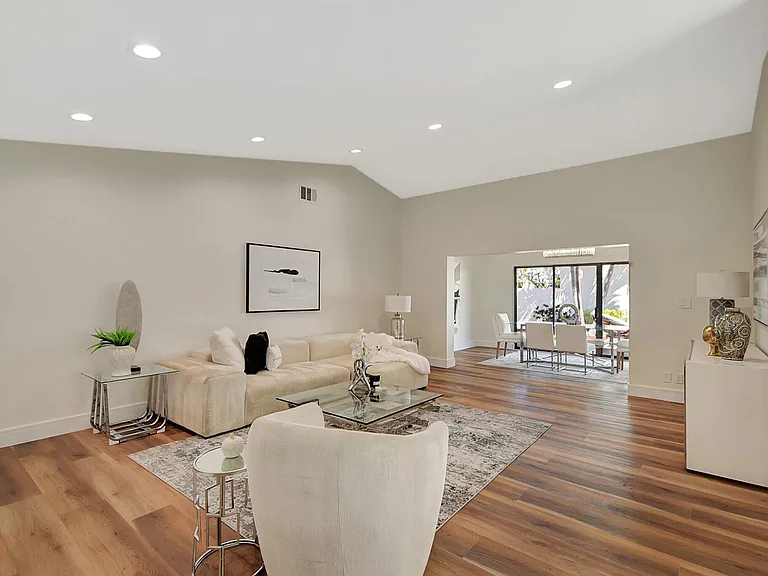 21440 Campo Allegro Dr — Photo 1