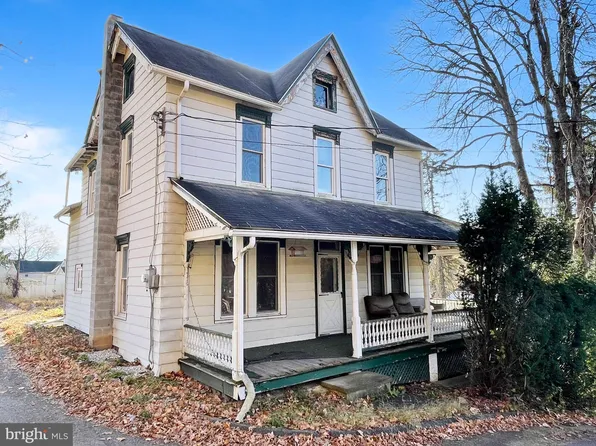 60 N Main St, Montgomery, PA 17752