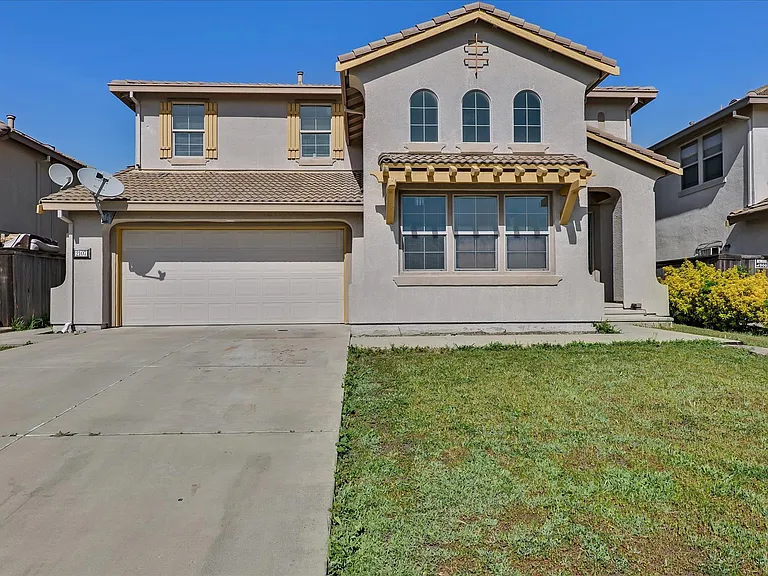 2107 Expedition Way — Photo 1