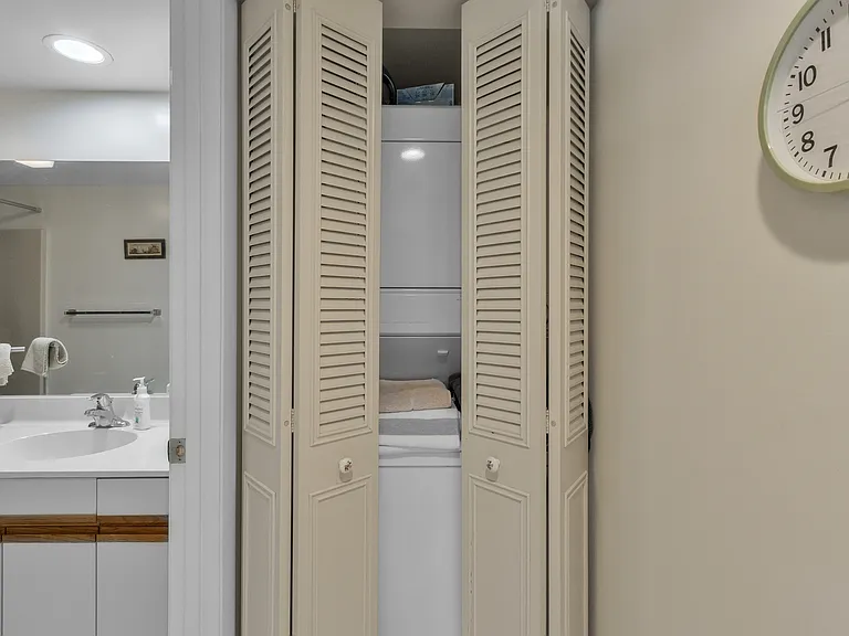In-unit Washer/Dryer!