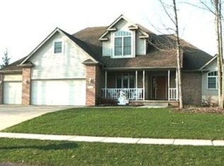 6134 Cobblestone Dr, Erie, PA 16509