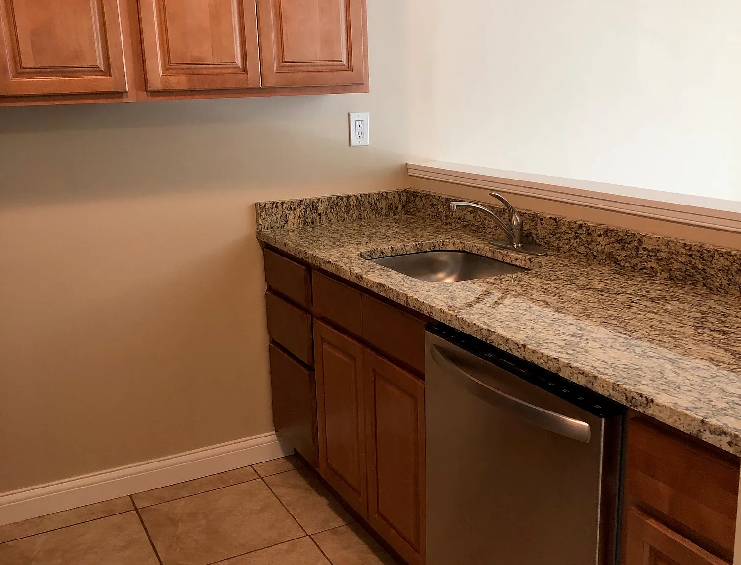 3 bed, 1095 sqft, $1,500 — Photo 4