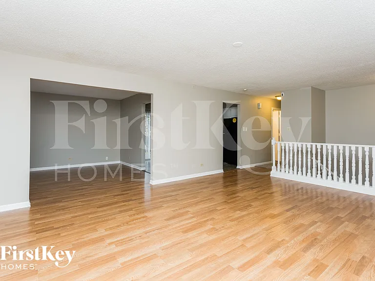 1220 Lehnertz Cir — Photo 3