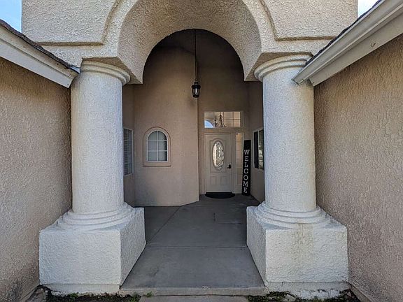 3rd image of 7674 N Barcus Ave