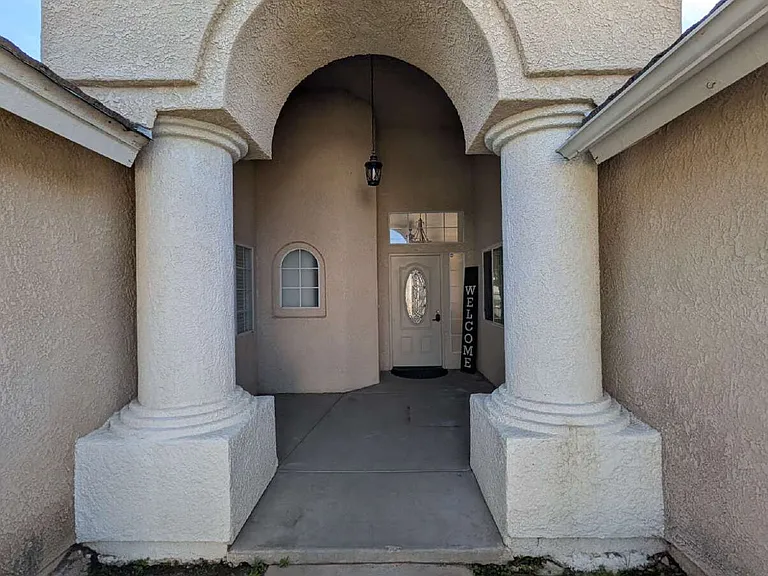 7674 N Barcus Ave — Photo 3