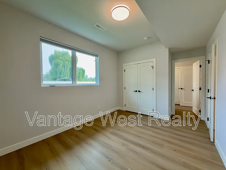 306 Sumac Rd W — Photo 8