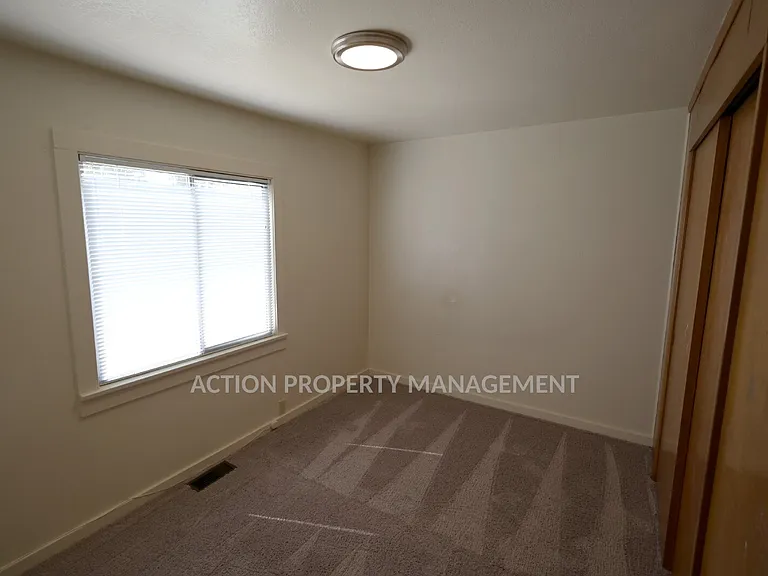 3208 E Mahogany St — Photo 16