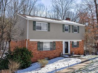 711 Rockwood Dr, Gibsonia, PA