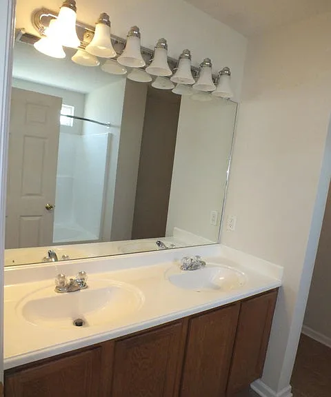 255 Colony Dr — Photo 12