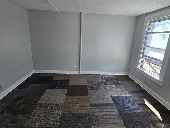3rd image of 213 W 3rd St #Aa