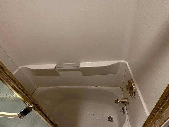 3rd image of 4218 Drummond St #1