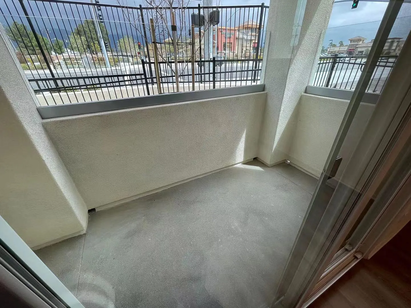 3 bed, 1896 sqft, $3,500 — Photo 4
