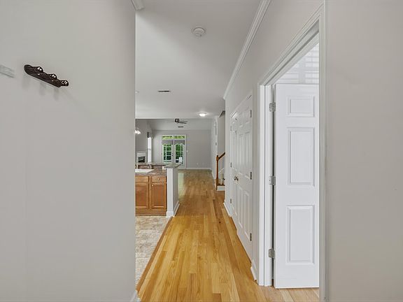 4th image of 844 Horton Rd