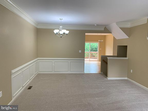 3rd image of 532 Hotchkiss Dr