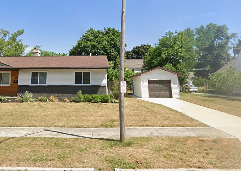 713 Dorroll St NE — Photo 1