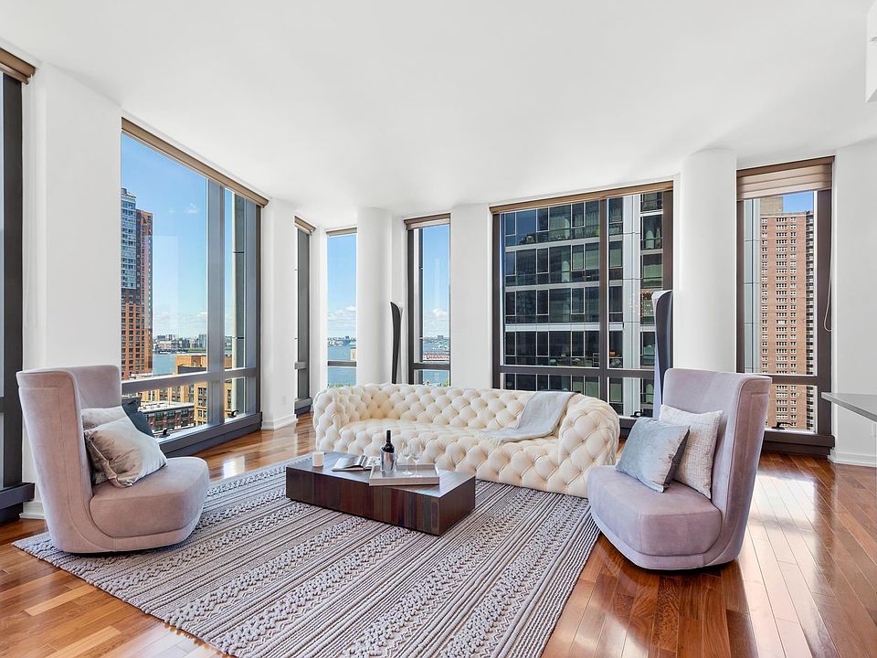 1st image of 101 Warren St APT 2020